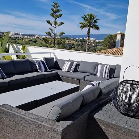 Incredible Villa Swimming Pool Close To Beach بورتيماو