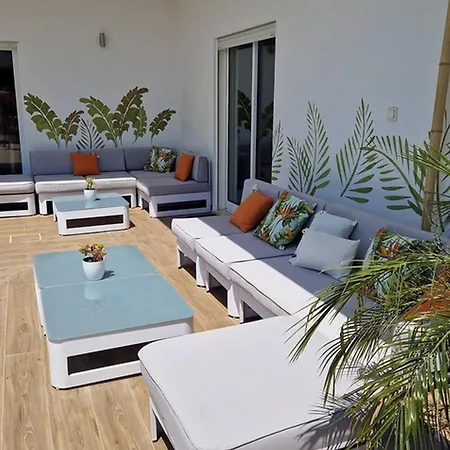 Incredible Villa Swimming Pool Close To Beach بورتيماو